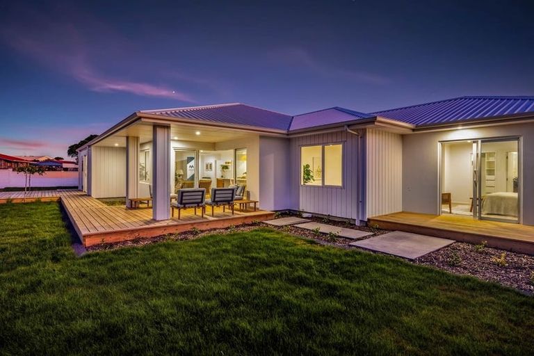 Photo of property in 1 Pukatea Street, Hawera, 4610