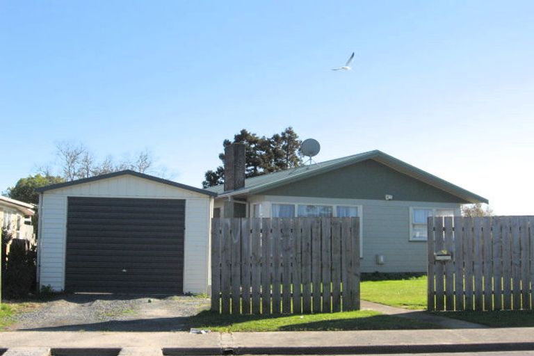 Photo of property in 25 President Avenue, Papakura, 2110