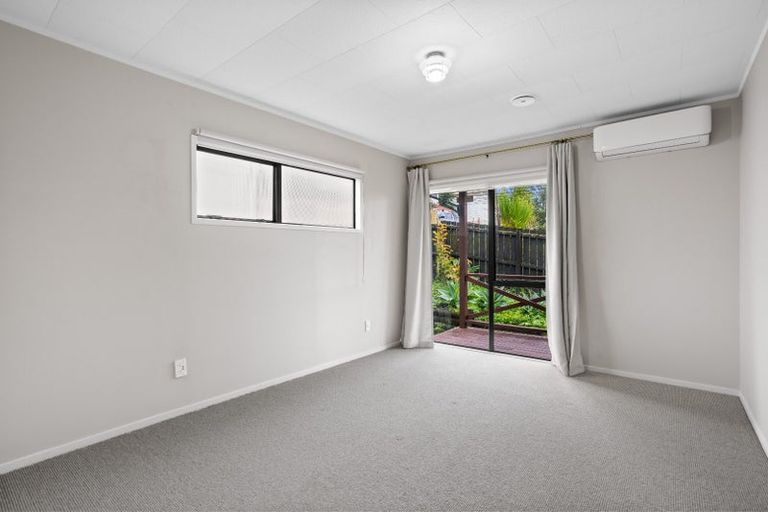 Photo of property in 60a Solar Road, Glen Eden, Auckland, 0602