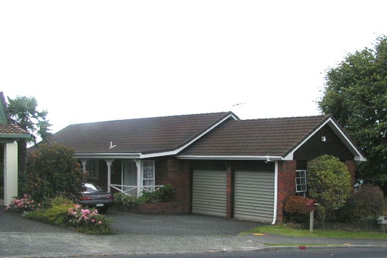 Photo of property in 19 Kennedy Avenue, Forrest Hill, Auckland, 0620