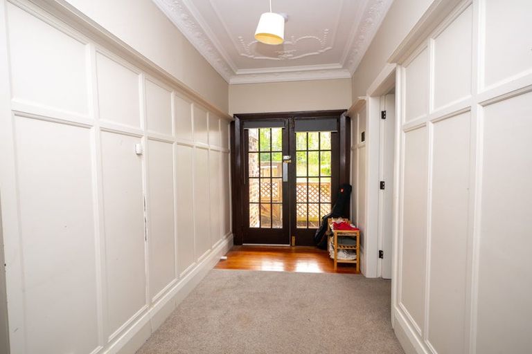 Photo of property in 1 Elm Row, Dunedin Central, Dunedin, 9016