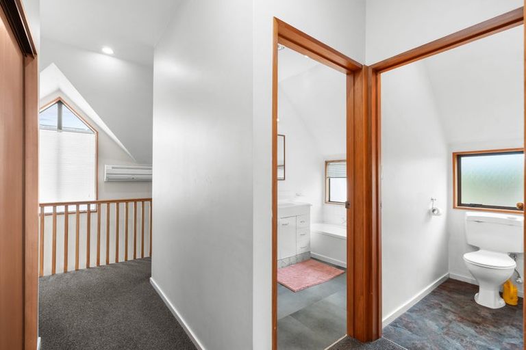 Photo of property in 1 Ryeland Avenue, Ilam, Christchurch, 8041