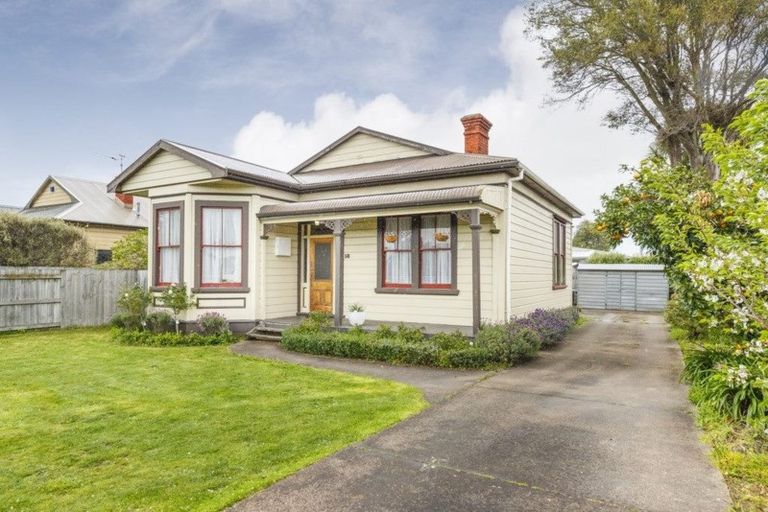 Photo of property in 50 Brightwater Terrace, Terrace End, Palmerston North, 4410