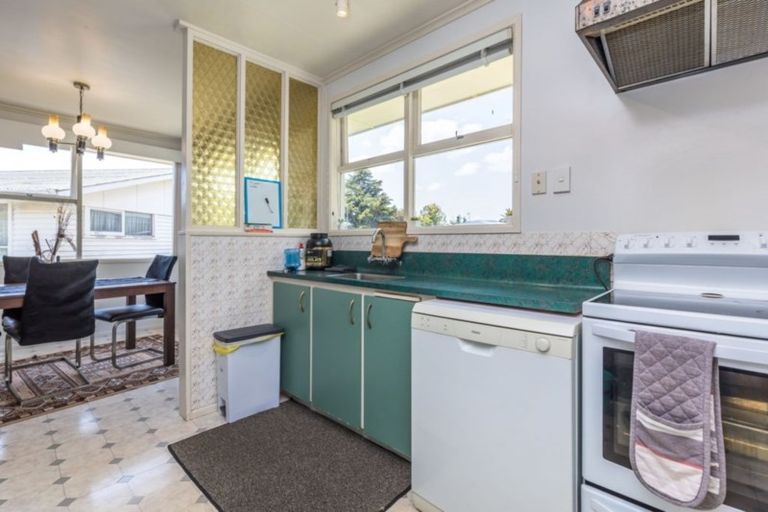 Photo of property in 11 Walden Place, Mangere East, Auckland, 2024