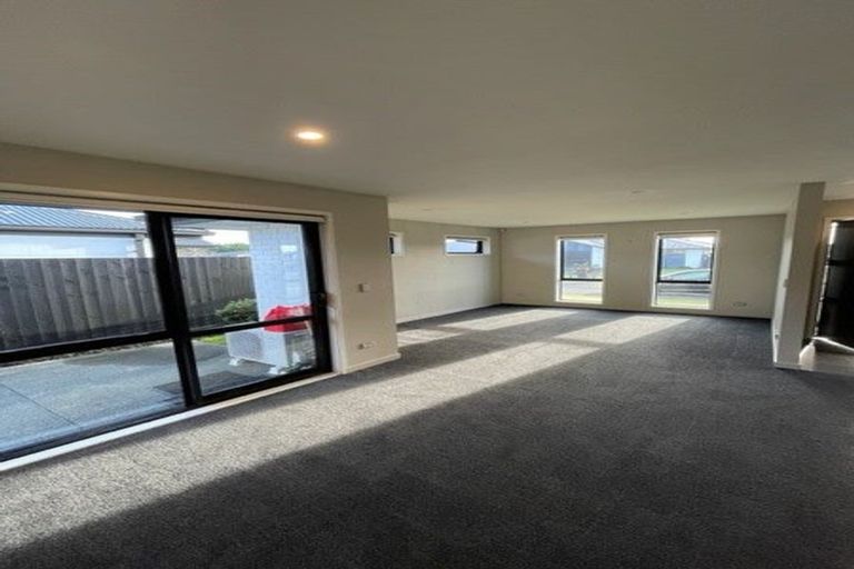 Photo of property in 6 Mclendon Green, Belfast, Christchurch, 8051