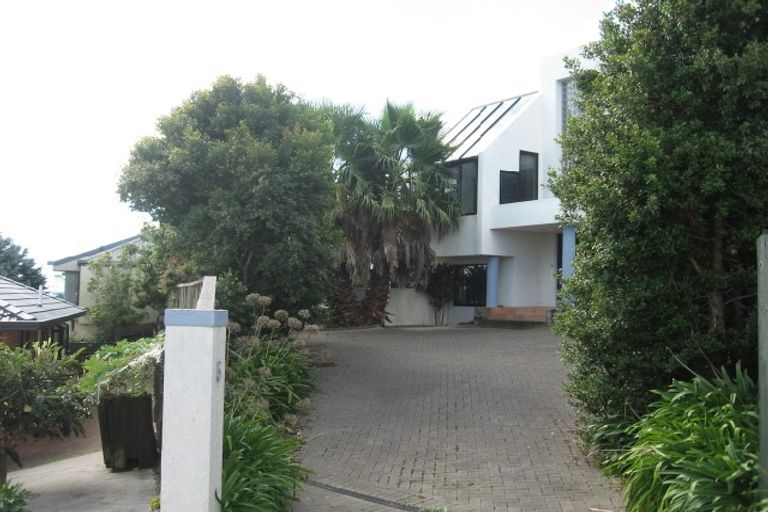 Photo of property in 5 Mccahill Views, Botany Downs, Auckland, 2010