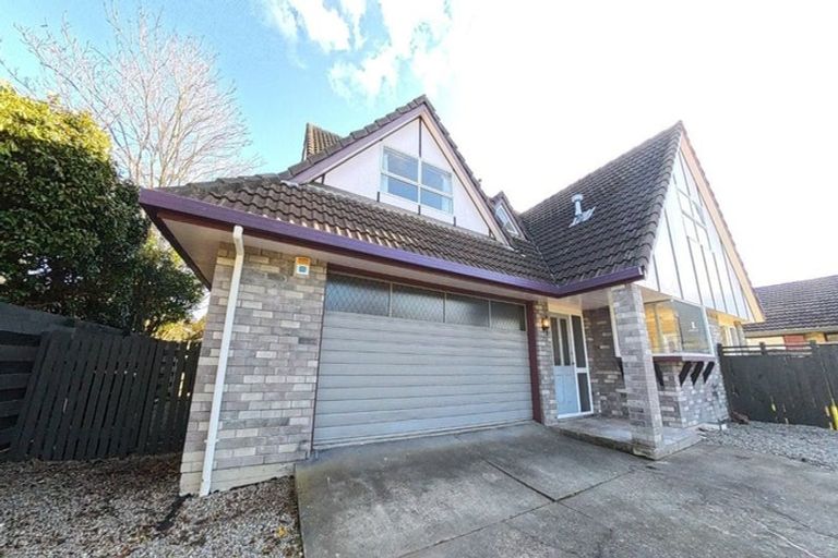 Photo of property in 1 Dresdan Court, Hokowhitu, Palmerston North, 4410