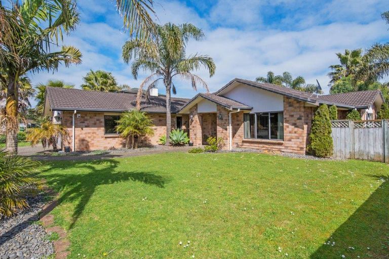 Photo of property in 7 Crannich Place, Wattle Downs, Auckland, 2103