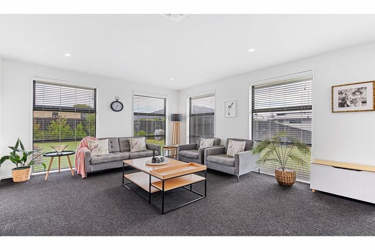 Photo of property in 21 Awa Place, Rangiora, 7400