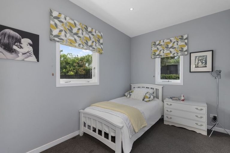 Photo of property in 21 Merani Street, Narrow Neck, Auckland, 0622