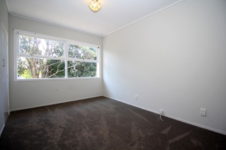 Photo of property in 34 Beaubank Road, Kelston, Auckland, 0602
