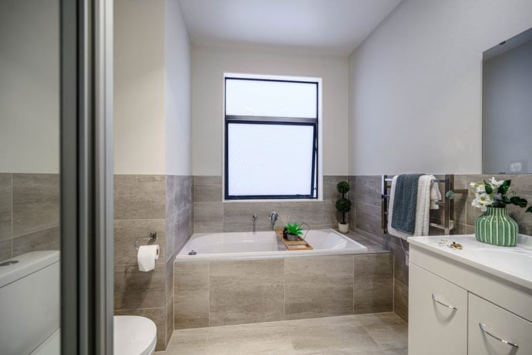 Photo of property in 67 Battalion Drive, Papakura, 2110