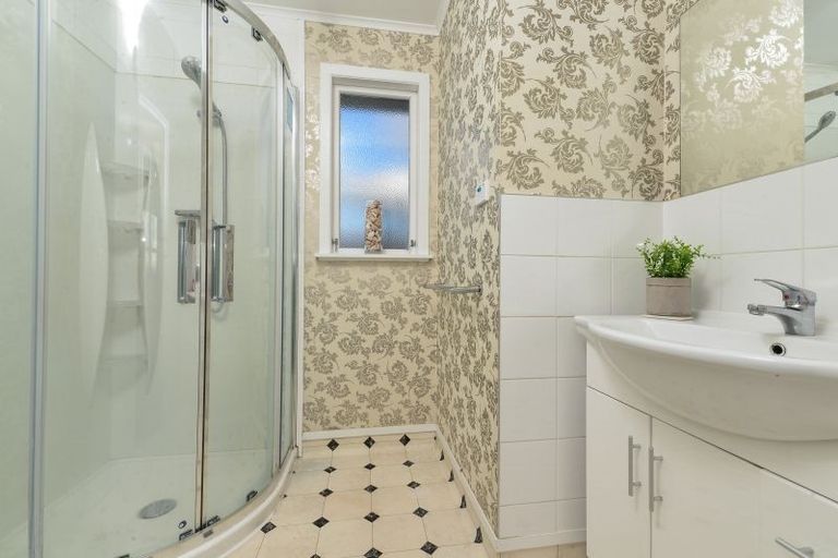 Photo of property in 20 Rhonda Avenue, Deanwell, Hamilton, 3206