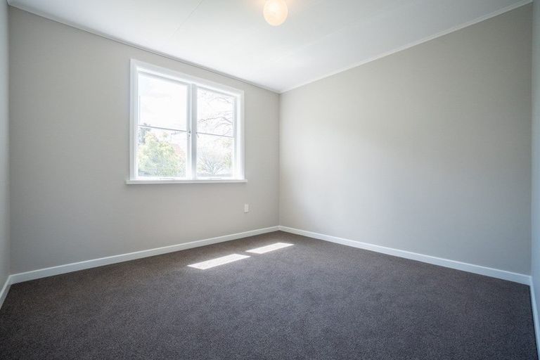 Photo of property in 655 Featherston Street, Roslyn, Palmerston North, 4414