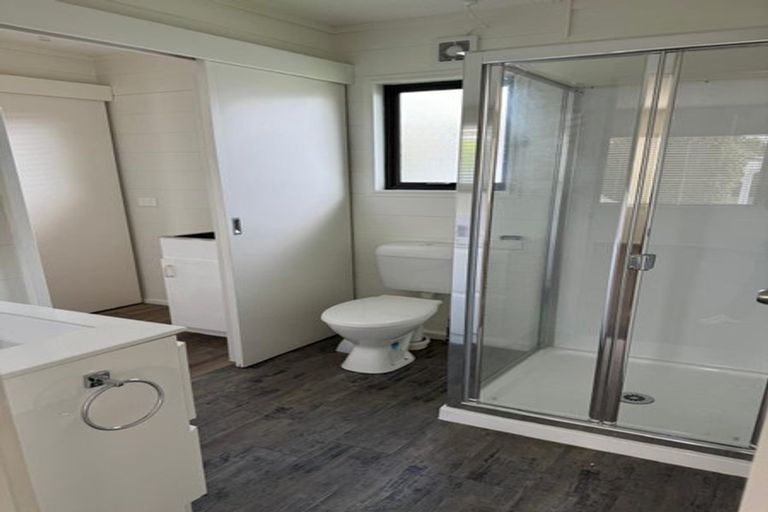 Photo of property in 17a Leaming Place, Clarks Beach, 2122