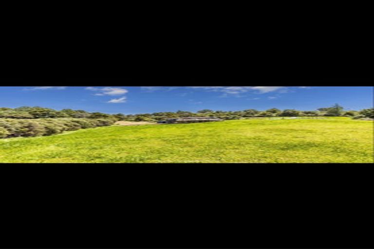 Photo of property in 70 Upper Whangateau Road, Big Omaha, 0985