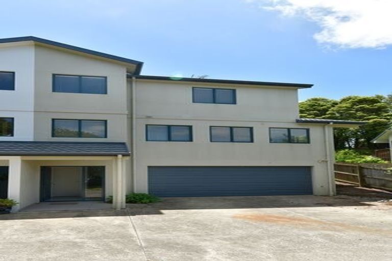Photo of property in 16 Carento Way, Stanmore Bay, Whangaparaoa, 0932
