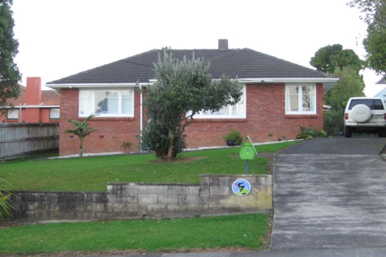 Photo of property in 5 Ayrton Street, Te Atatu South, Auckland, 0610