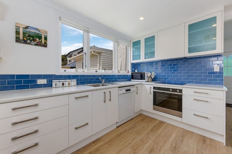 Photo of property in 105 Glendhu Road, Bayview, Auckland, 0629