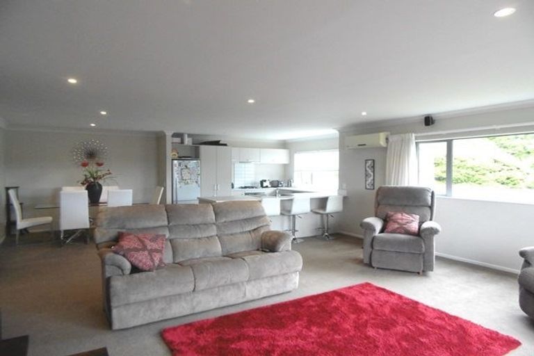 Photo of property in 12 Gennaker Lane, Whitby, Porirua, 5024