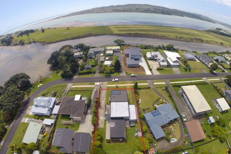 Photo of property in 30 Nihinihi Avenue, Raglan, 3225