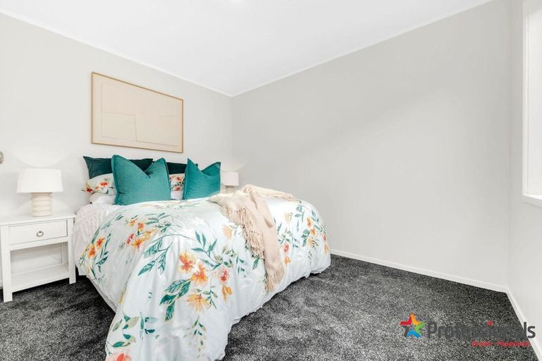 Photo of property in 39 Cottingham Crescent, Mangere East, Auckland, 2024