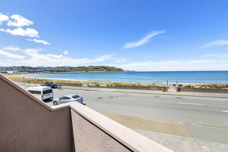 Photo of property in 28a Lyall Parade, Lyall Bay, Wellington, 6022
