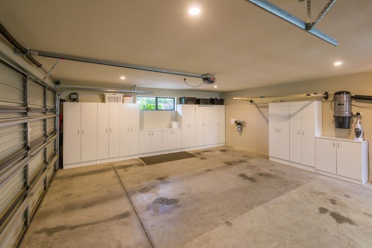 Photo of property in 21 Bernice Crescent, Yaldhurst, Christchurch, 8042