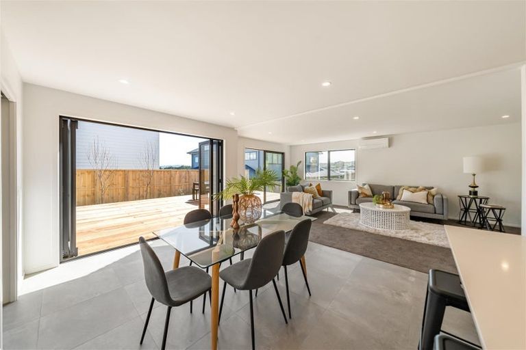 Photo of property in 37a Waitaria Terrace, Aotea, Porirua, 5024