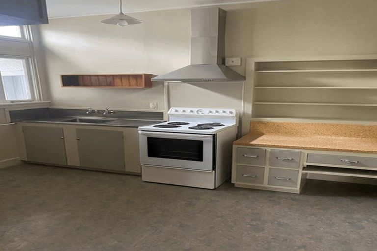 Photo of property in 22 Rangitira Avenue, Palmerston North, 4414