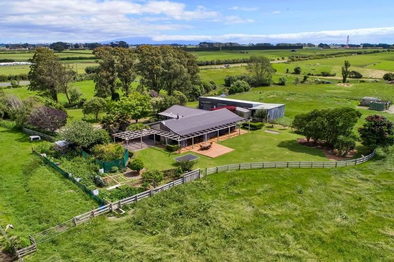 Photo of property in 787 Main North Road, Motunui, Waitara, 4383