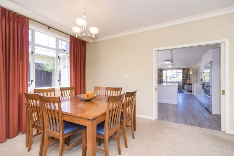 Photo of property in 8 Kowhai Avenue, Takaro, Palmerston North, 4410