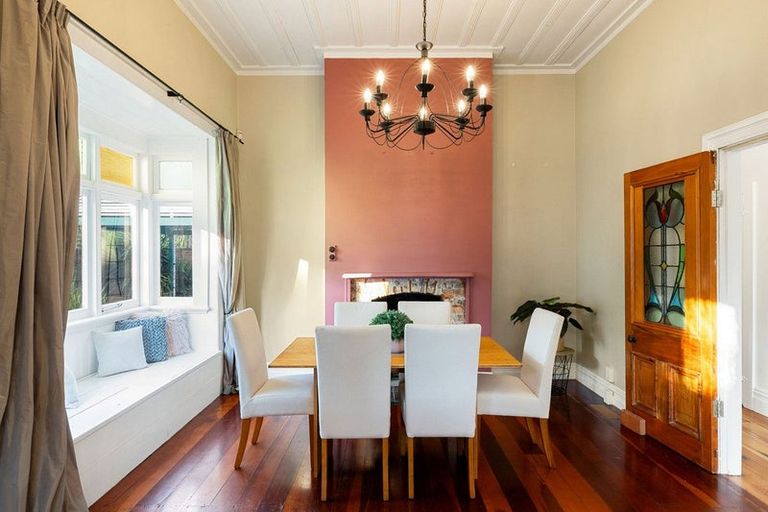 Photo of property in 128 Victoria Street, Cambridge, 3434