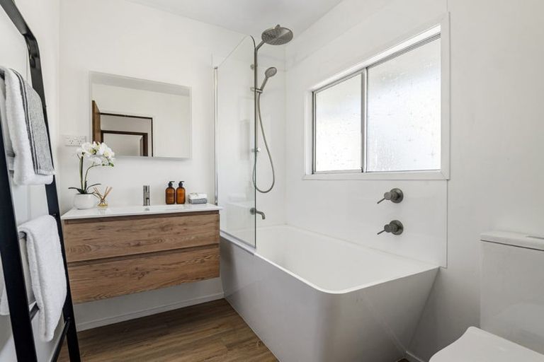 Photo of property in 3/80 Birkdale Road, Birkdale, Auckland, 0626