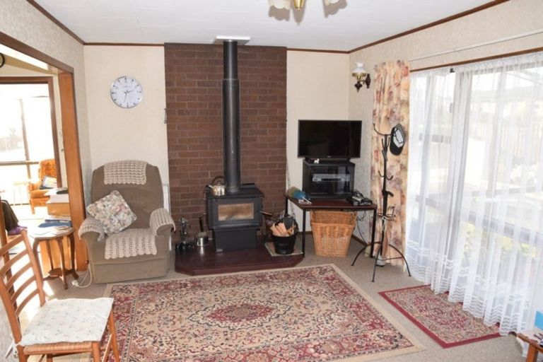 Photo of property in 17 Milford Street, Heidelberg, Invercargill, 9812