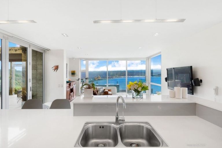 Photo of property in 21 Bendigo Grove, Newlands, Wellington, 6037