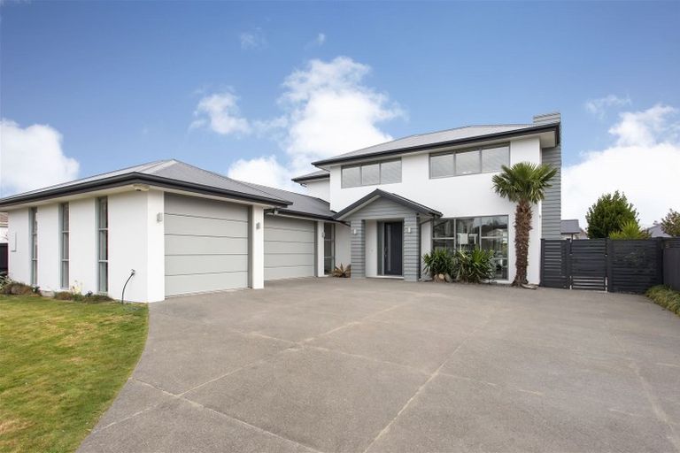 Photo of property in 7 Brookwater Avenue, Northwood, Christchurch, 8051