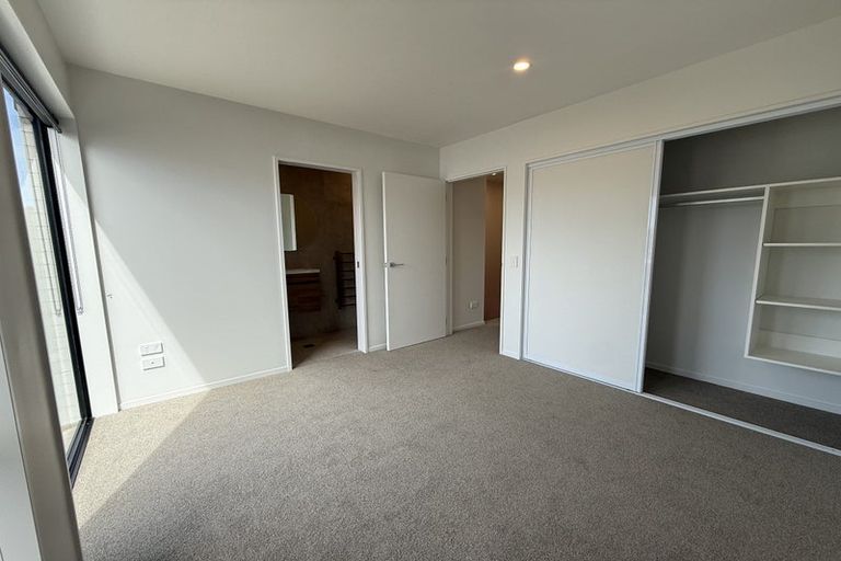 Photo of property in 88 Holly Road, St Albans, Christchurch, 8014