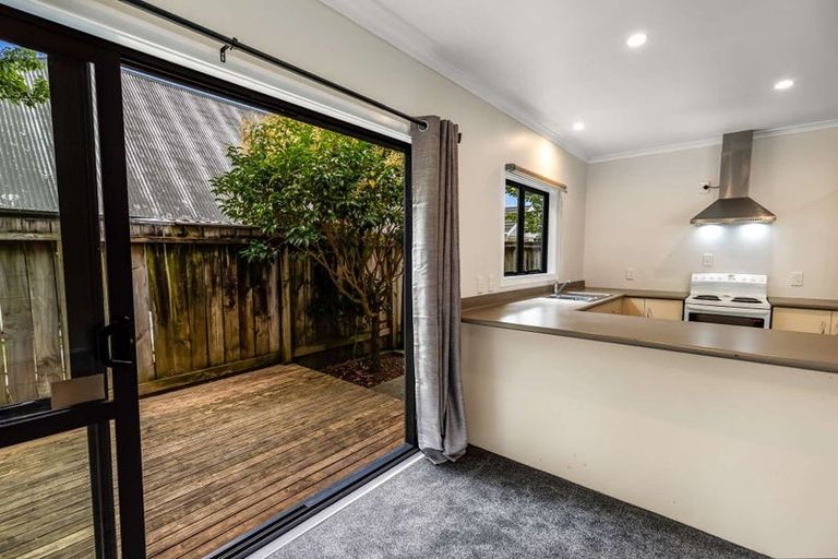 Photo of property in 9 Moore Street, West End, Palmerston North, 4412