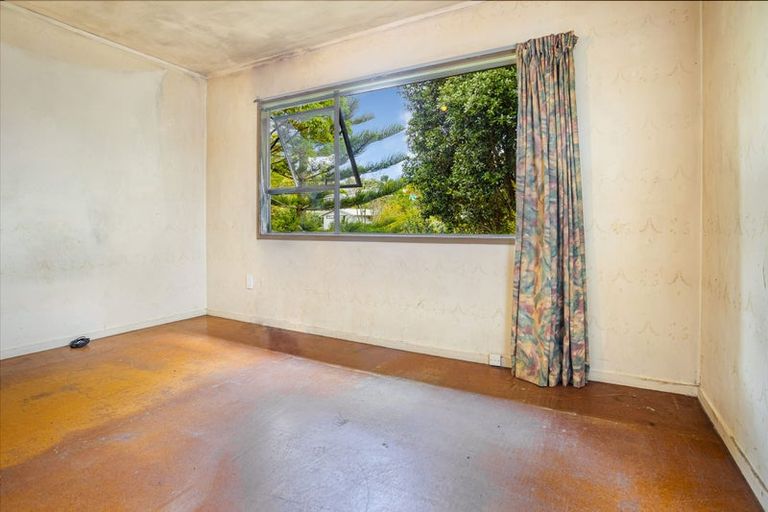 Photo of property in 47 Kemp Road, Massey, Auckland, 0614