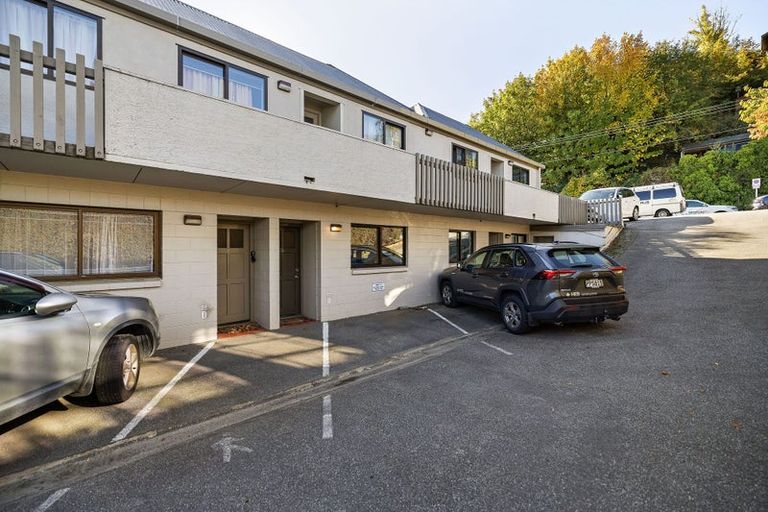 Photo of property in 5/42 Hallenstein Street, Queenstown, 9300