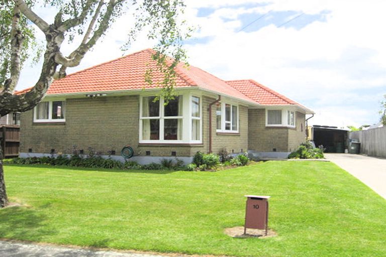 Photo of property in 10 Grosvenor Street, Redwood, Christchurch, 8051