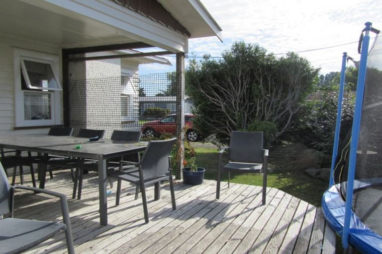 Photo of property in 2 Kowhai Avenue, Edgecumbe, 3120