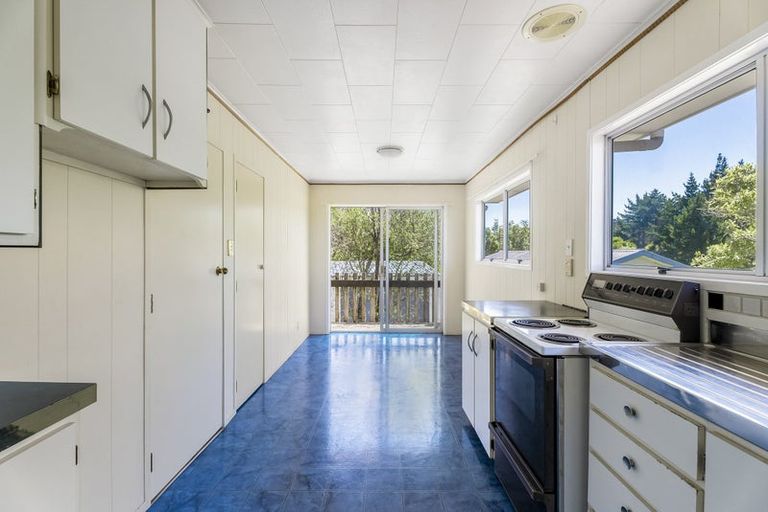 Photo of property in 35 Cedar Terrace, Stanmore Bay, Whangaparaoa, 0932