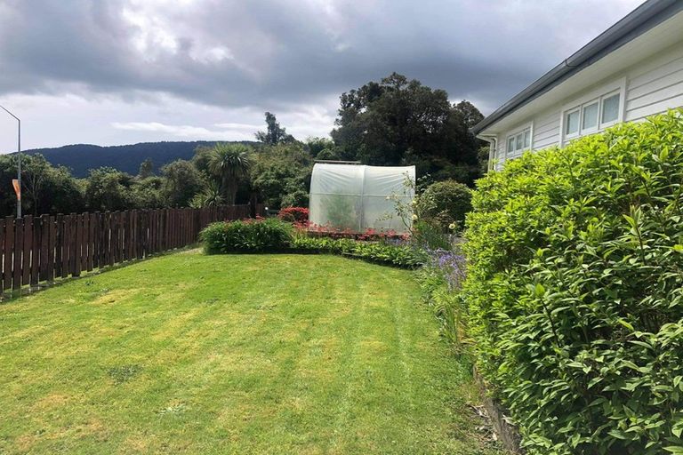 Photo of property in 7 Main Road, Fox Glacier, 7886