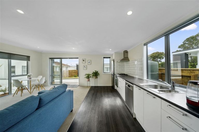 Photo of property in 17a Tuki Street, Titahi Bay, Porirua, 5022