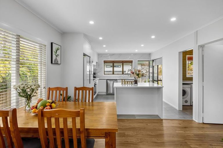 Photo of property in 300 Wairau Road, Glenfield, Auckland, 0629