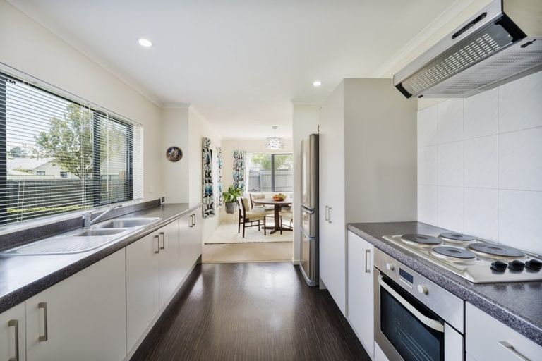 Photo of property in 6 Newfound Way, Glen Eden, Auckland, 0602