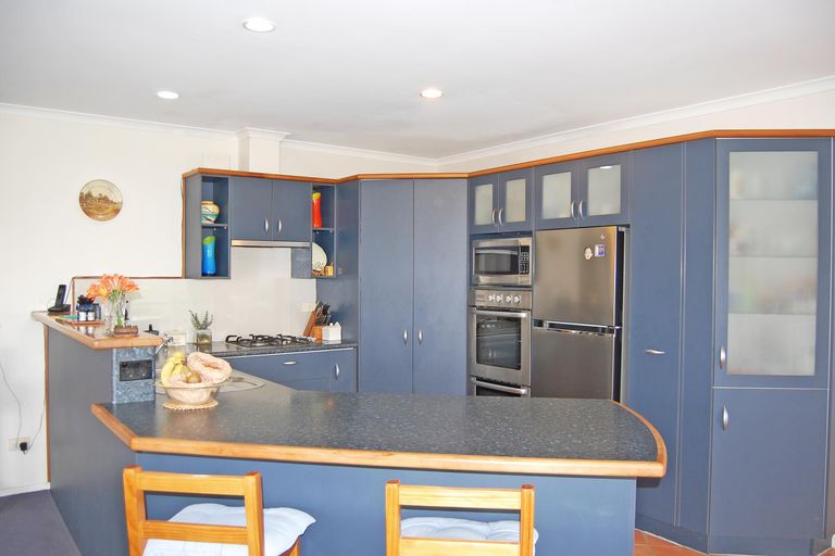 Photo of property in 91 Whaka Street, Maungaturoto, 0520