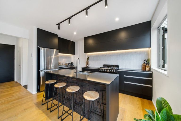 Photo of property in 2 Guyon Street, Marshland, Christchurch, 8083